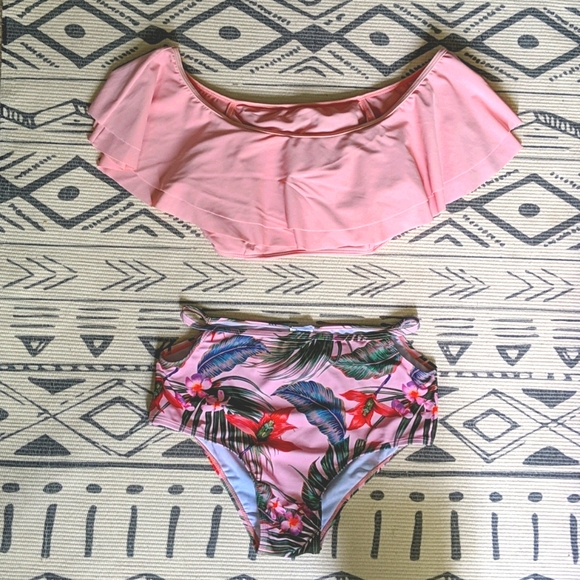 Women's bathing suit - Picture 1 of 3